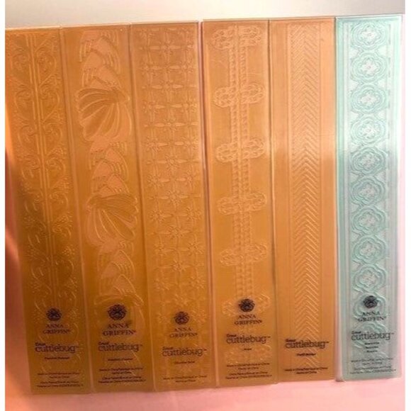 Anna Griffin Embossing Border Folder set #7 - Picture 4 of 10